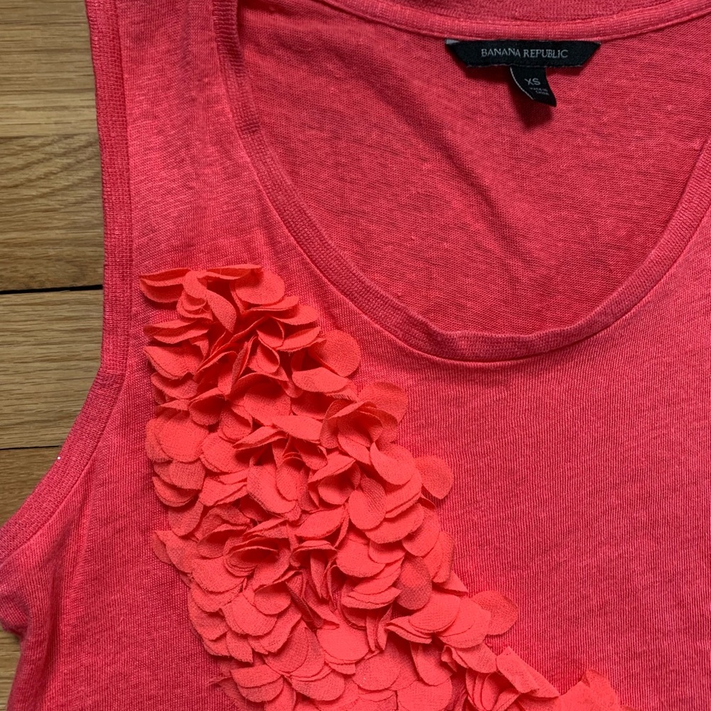 Banana Republic Ruffle Top - Picture 2 of 2